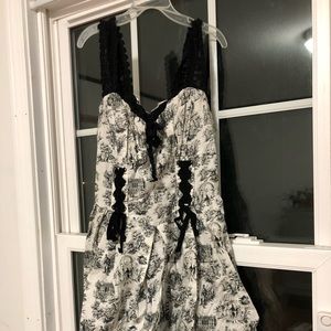 Pride, Prejudice, and Zombies Hot Topic Size M